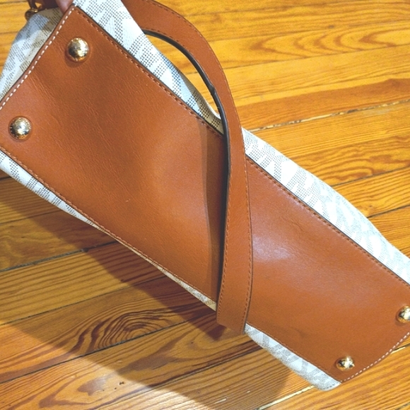 Michael Kors tote - Picture 11 of 12